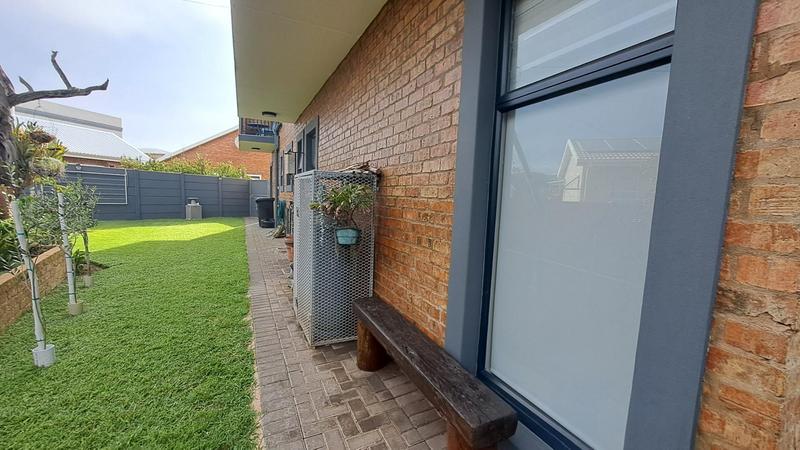 4 Bedroom Property for Sale in Jongensfontein Western Cape